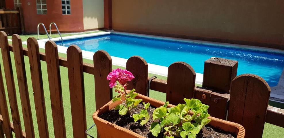Apartamento de vacaciones para 4 personas, con terraza y piscina - 1