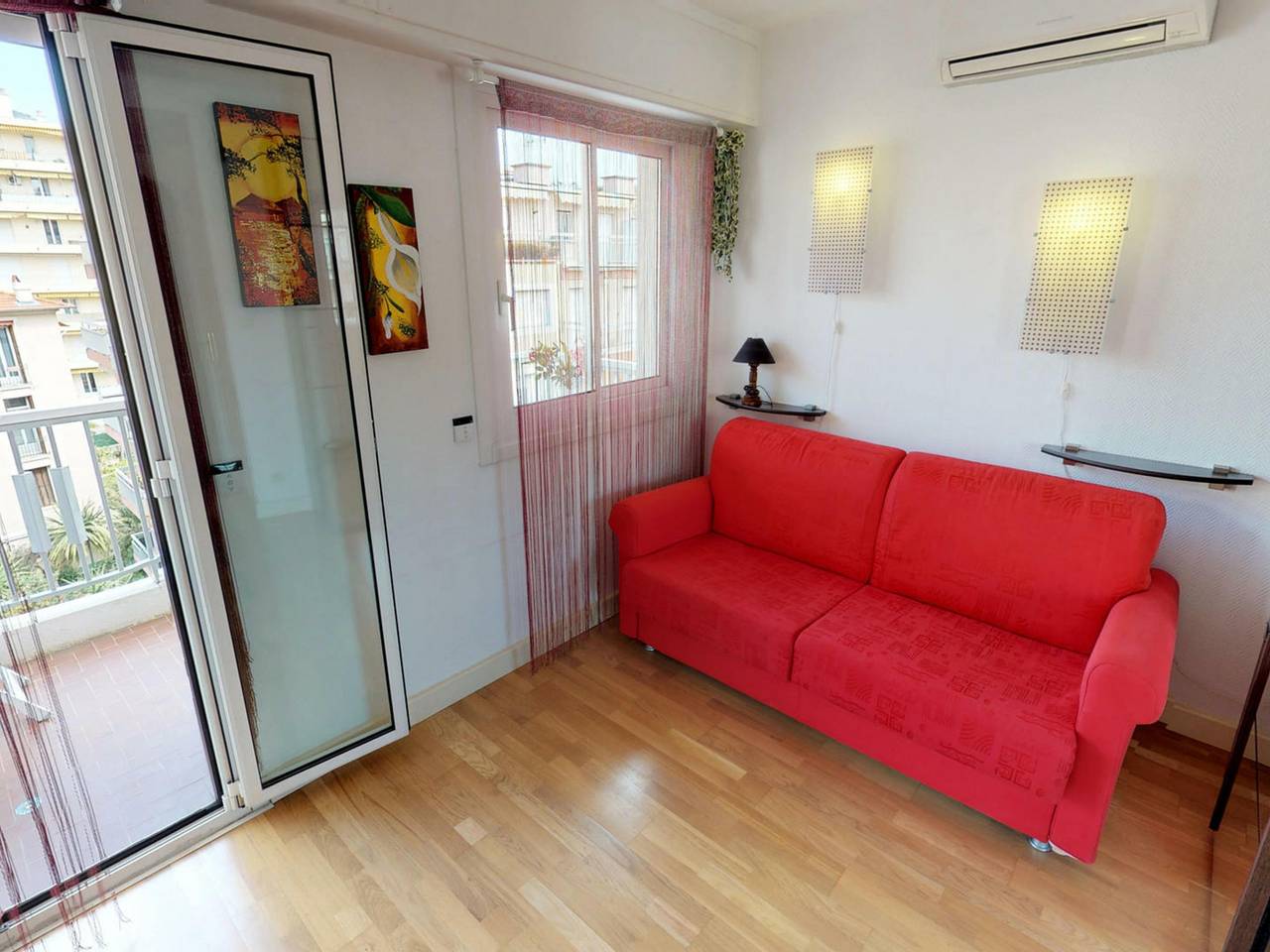 Entire studio, Top Floor Studio with Terrace and Private Parking in Menton, Mediterranean Coast (France)