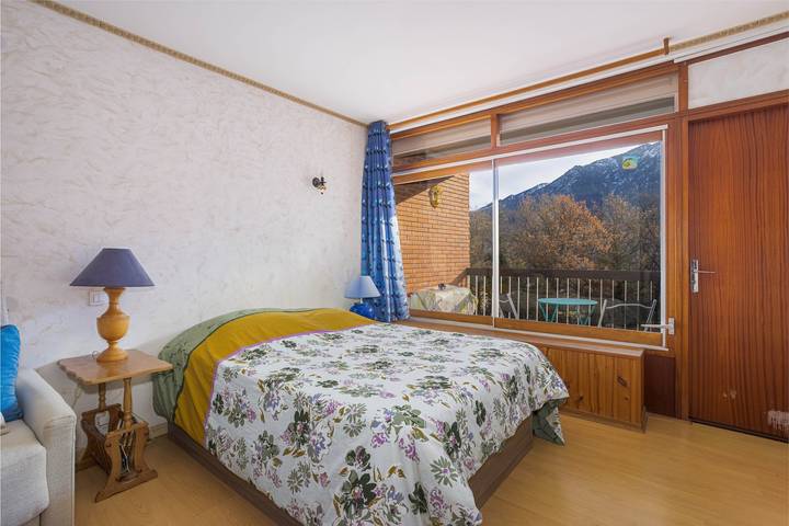 Estudio entero, Apartamento 'F1 Massif Du Canigou' con balcón y vistas a la montaña in Vernet-les-Bains, Parque Natural Regional de los Pirineos Catalanes