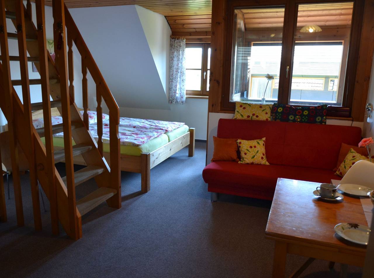 Ganzes Studio, Studio 'Kirsche' mit Gemeinschaftsgarten, Balkon und Wi-Fi in Kressbronn am Bodensee, Region Bodensee-Oberschwaben