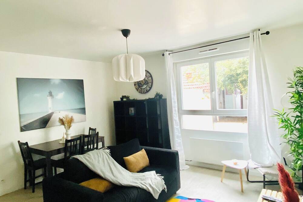 Apartamento entero, Le Beau Saint-Denis Parc de la légion d'honneur in Pierrefitte-sur-Seine, Sena-Saint Denis