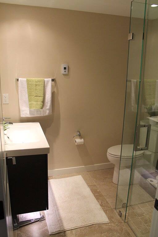 Executive 5 Br + Den Home, voll ausgestattet für bis zu 11 Personen mit Klimaanlage in Kootenay-Nationalpark