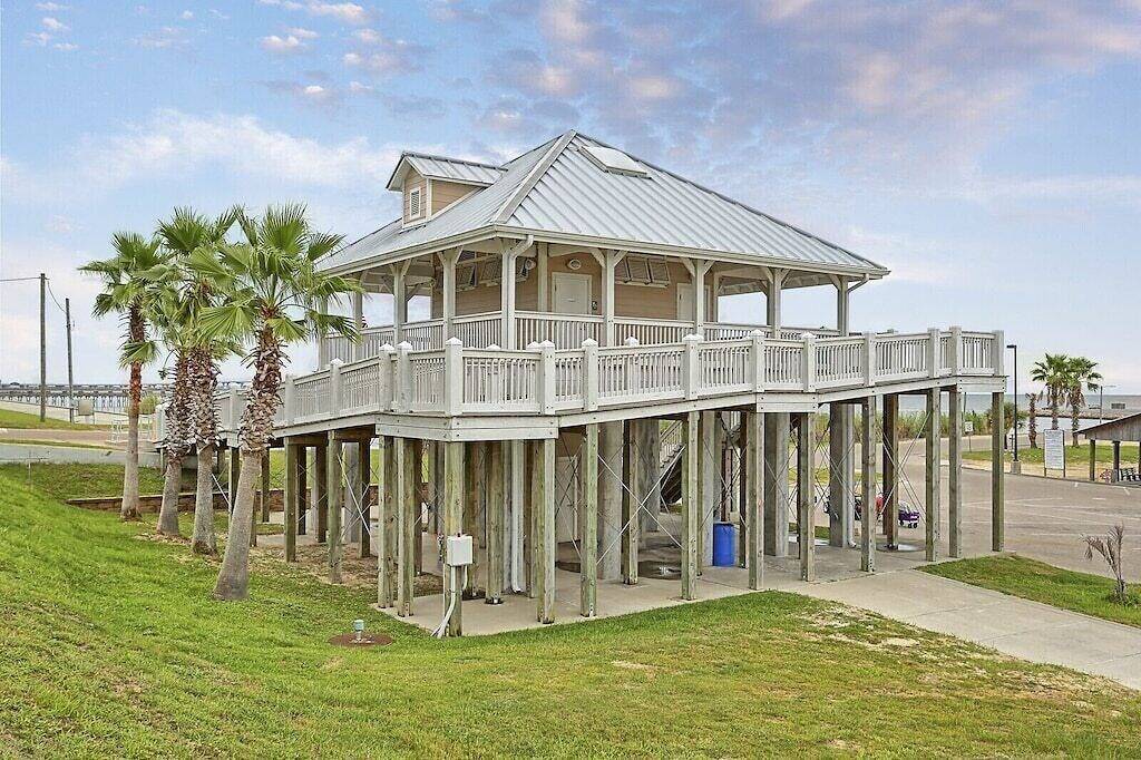 Entspannen Sie sich und genießen Sie nur wenige Schritte vom Strand und der Altstadt entfernt! in Bay St. Louis, Mississippi Gulf Coast