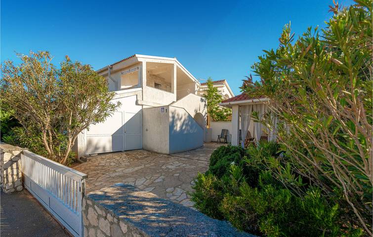 Ferienwohnung für 4 Personen, mit Terrasse und Garten auf Vir