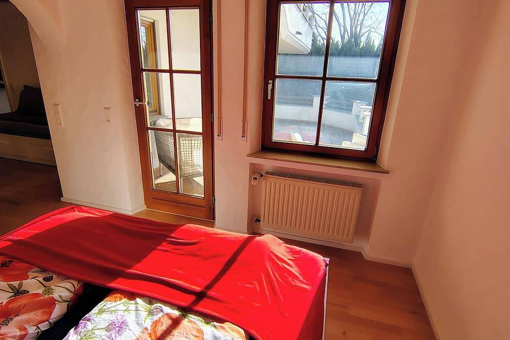 Ganze Wohnung, 2,5 Zimmer Ferienwohnung mit großer Terrasse in Bodnegg, Region Bodensee-Oberschwaben