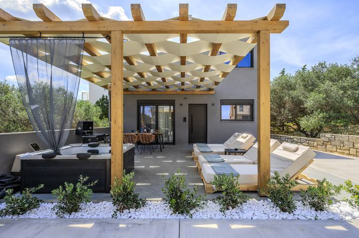 Holiday rental for 4 people, with hot tub and garden in Hersonissos