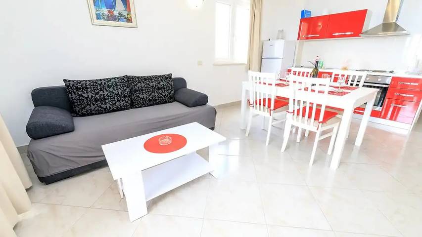 Gîte pour 4 personnes, avec piscine et terrasse à Brela - 2