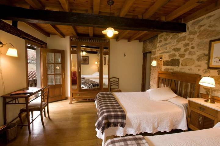 Hotel para 2 personas, con terraza y jardín en Merindad de Sotoscueva - 2