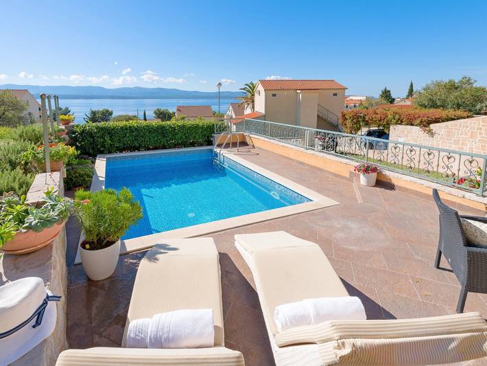 Villa pour 4 personnes, avec balcon à Bol