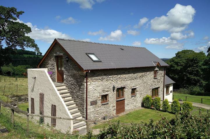 Vacation rental for 2 people, with yard and terrace in Wales