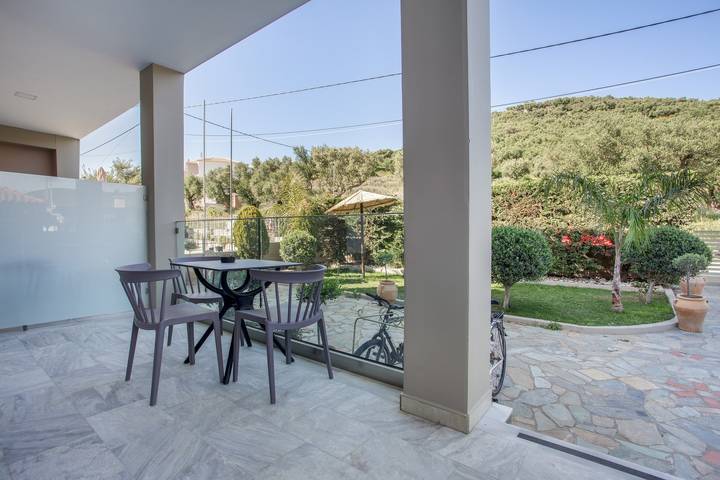 Entire studio, Studio Apartment "Villa Dionysia S1" close to the Beach with Shared Pool & Wi-Fi in Alykanas, Alykes