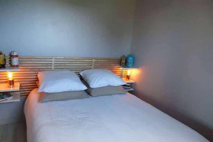 Villa bord de mer  50 m, Jacuzzi, Sauna, Kayak, Paddle, Vélos in Guissény, Région de Brest