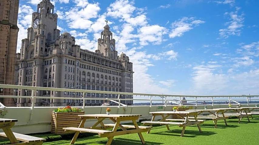 Holiday apartment for 2 people, with pets in Liverpool