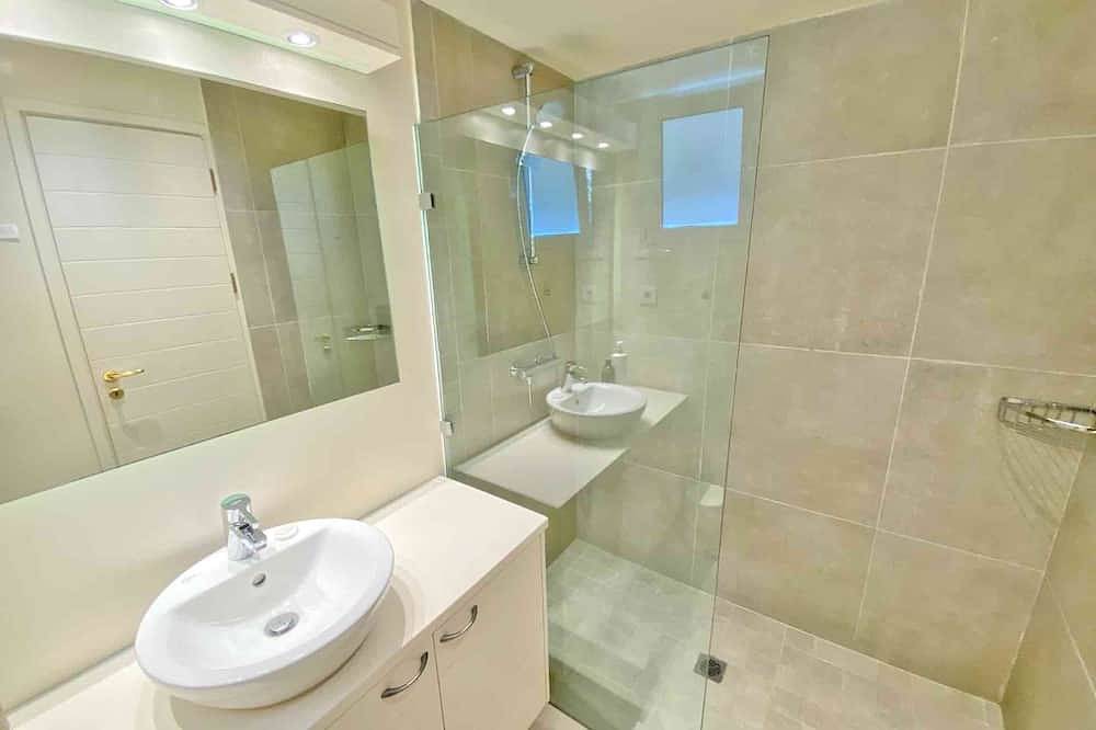 N-E Küste / Paleopetres Kalami Luxussuite Kvi / 200m vom Strand / Meerblick / Pool in Kalami, Korfu