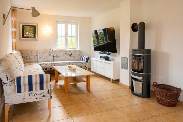 Ferienhaus für 11 Personen, mit Whirlpool und Terrasse sowie Garten und Sauna in Hohenkirchen - 3
