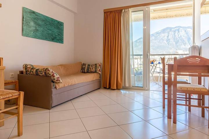 Gîte pour 4 personnes, avec balcon/terrasse, adapté aux familles à Calamata - 2