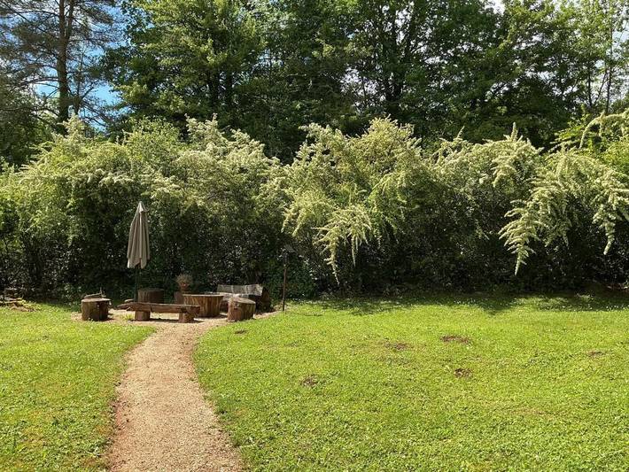 Location de vacances pour 8 personnes, avec jardin et piscine ainsi que vue et sauna, animaux acceptés dans Village de Collonges la Rouge - 2