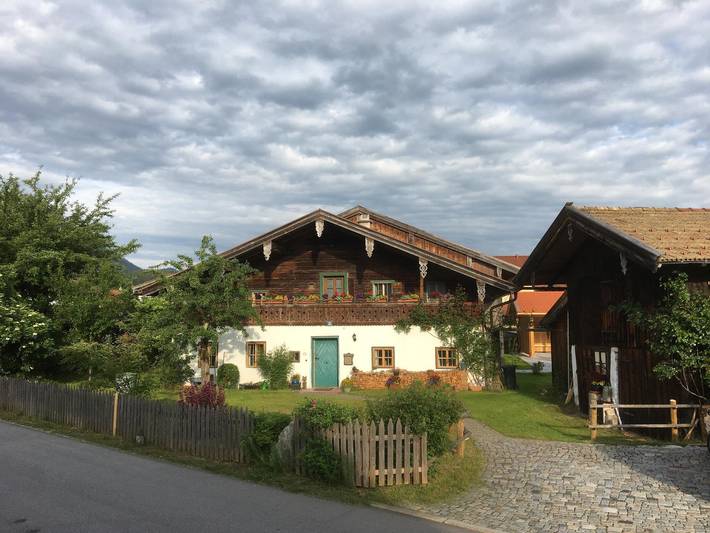 Ferienwohnung für 4 Personen, mit Balkon und Terrasse sowie Garten und Sauna