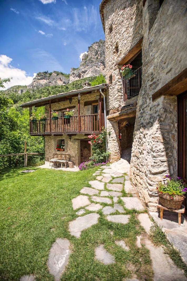Hôtel pour 3 personnes, avec piscine ainsi que jardin et terrasse à Macra - 2