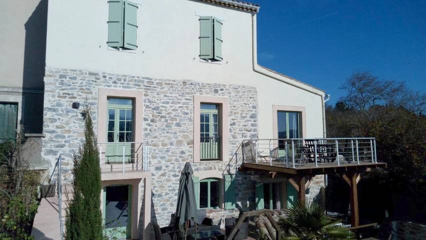Chambre d’hôte pour 2 personnes, avec Terrasse ainsi que Piscine et Vue