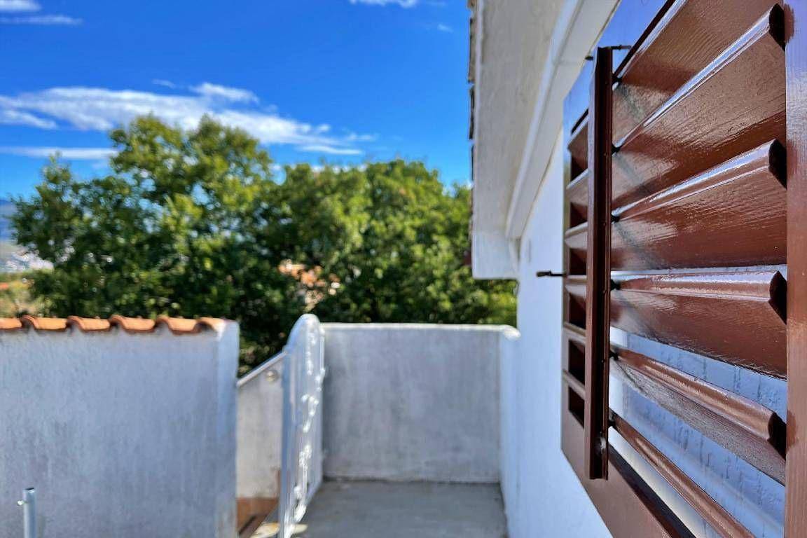 Apartamento vacacional entero, Flat Srdoc sea view, 250m from the sea in Silo (Krk), Krk (isla)