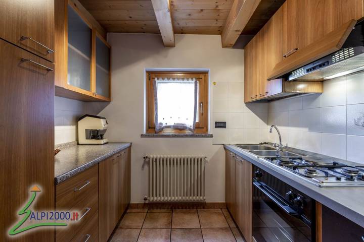 Apartamento vacacional entero, Apartamento de vacaciones para 6 personas con jardín in Canazei, Dolomiti Superski