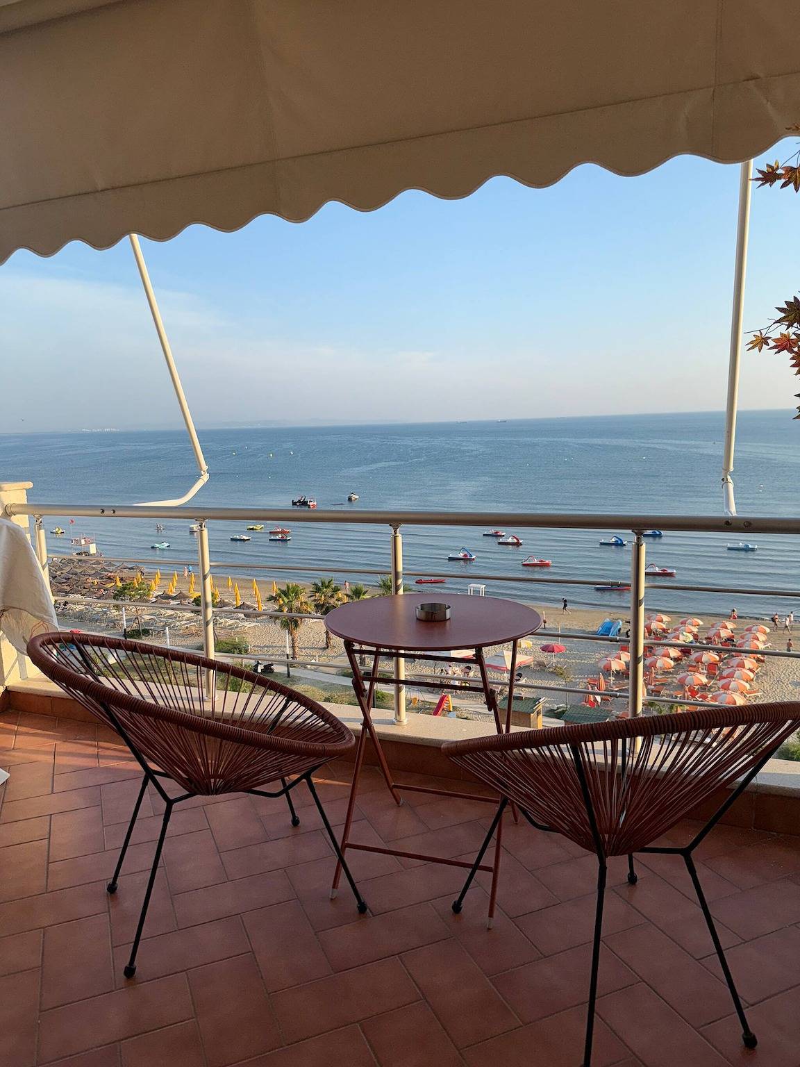 Ganze Wohnung, Atemberaubender Meerblick 10s Strand Ac Schnelles Wlan in Durrës, Albanien