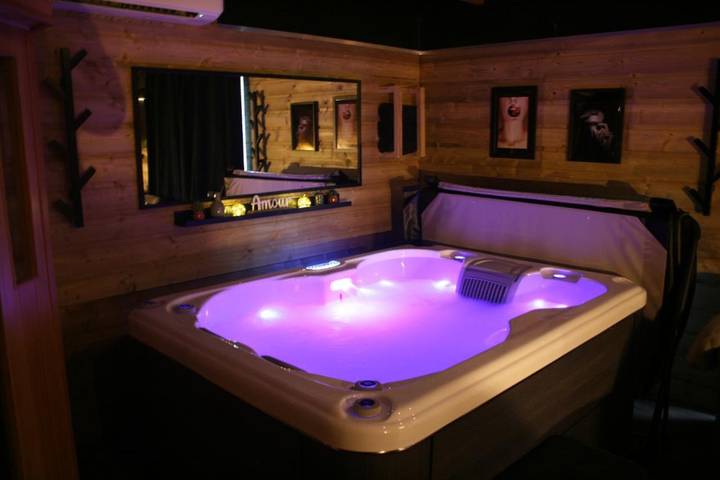 Chalet pour 2 personnes, avec jacuzzi ainsi que sauna et jardin dans le Nord-Pas-de-Calais