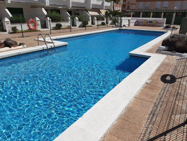 Bungalow para 4 personas, con vistas además de piscina y jardín en El Médano