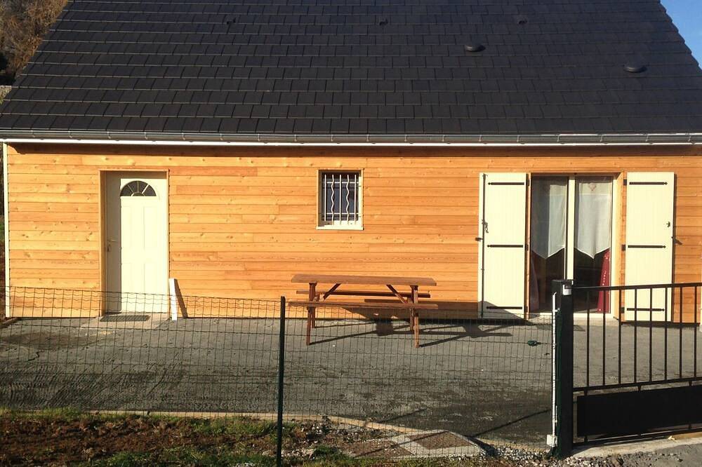 Berghütte-barrierefreies Badezimmer-Komfort-Bergblick-Le chalet des Patures in Rochefort-Montagne, Regionaler Naturpark Volcans d'Auvergne