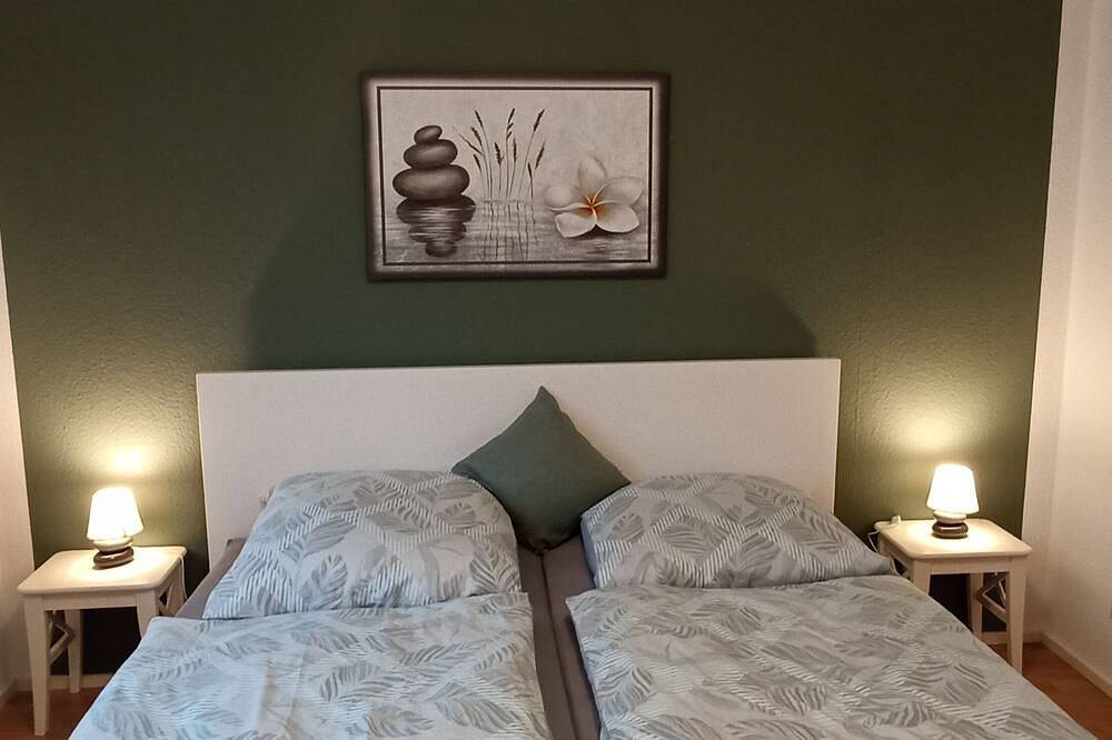 Geheel appartement, Cozy bright apartment centrally located with balcony and parking space in Frankenalb