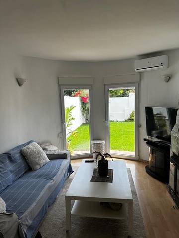 Chalet pour 5 personnes, avec terrasse ainsi que jardin et piscine, animaux acceptés à Malaga