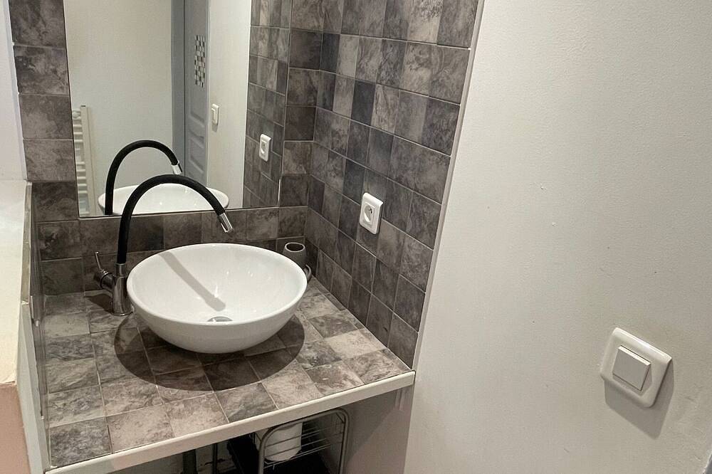 Apartamento entero, Studio Provençal Avec Terrasse in Lançon-Provence, Region de Aix-en-Provence