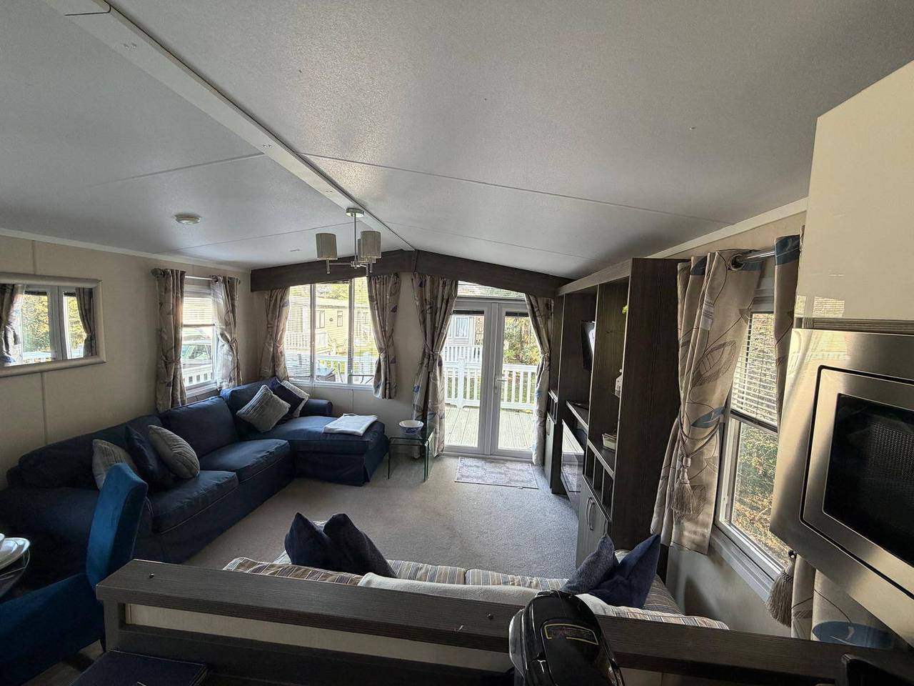 2-Bed Ringwood Cabin - incl Park Pass, Selfcheckin in St. Leonards and St. Ives, Dorset