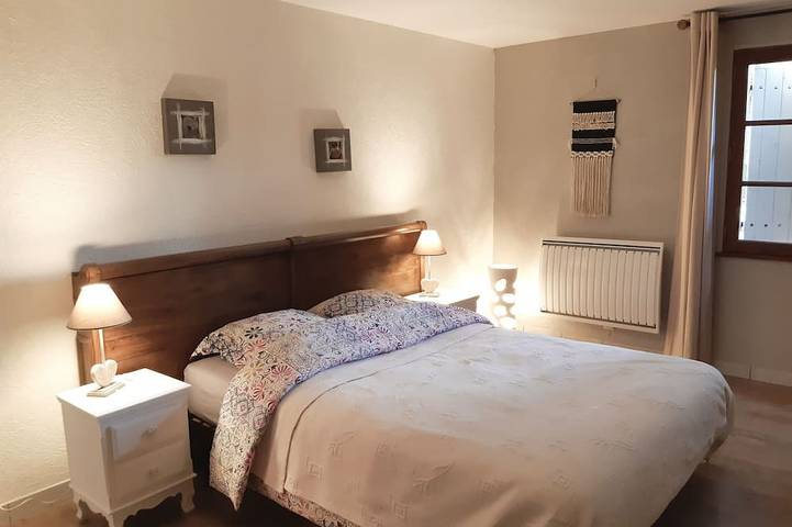 Location de vacances pour 10 personnes, avec terrasse ainsi que jardin et piscine à Fumel - 4