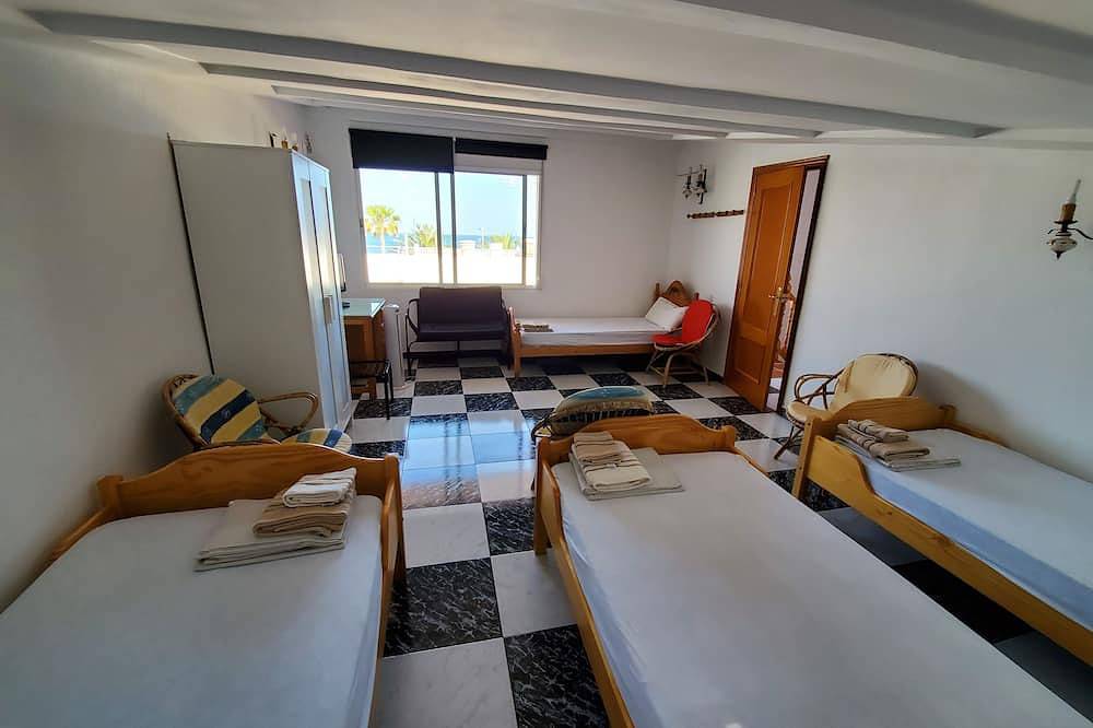 Great Townhouse 1st line beach Moncofar, Barbecue, Solarium and high speed Wifi in Moncofa, Costa del Azahar
