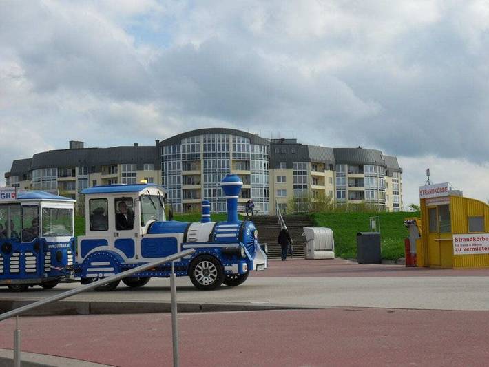 Strandhaus für 4 Personen, mit Whirlpool und Balkon sowie Pool und Sauna in Döse - 3