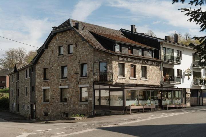 Hôtel pour 3 personnes, avec Terrasse dans Ligneuville