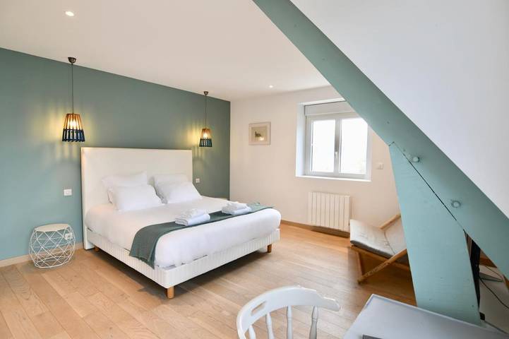 Location de vacances pour 14 personnes, avec jardin et vue dans Plage Saint Luc Roscoff - 4