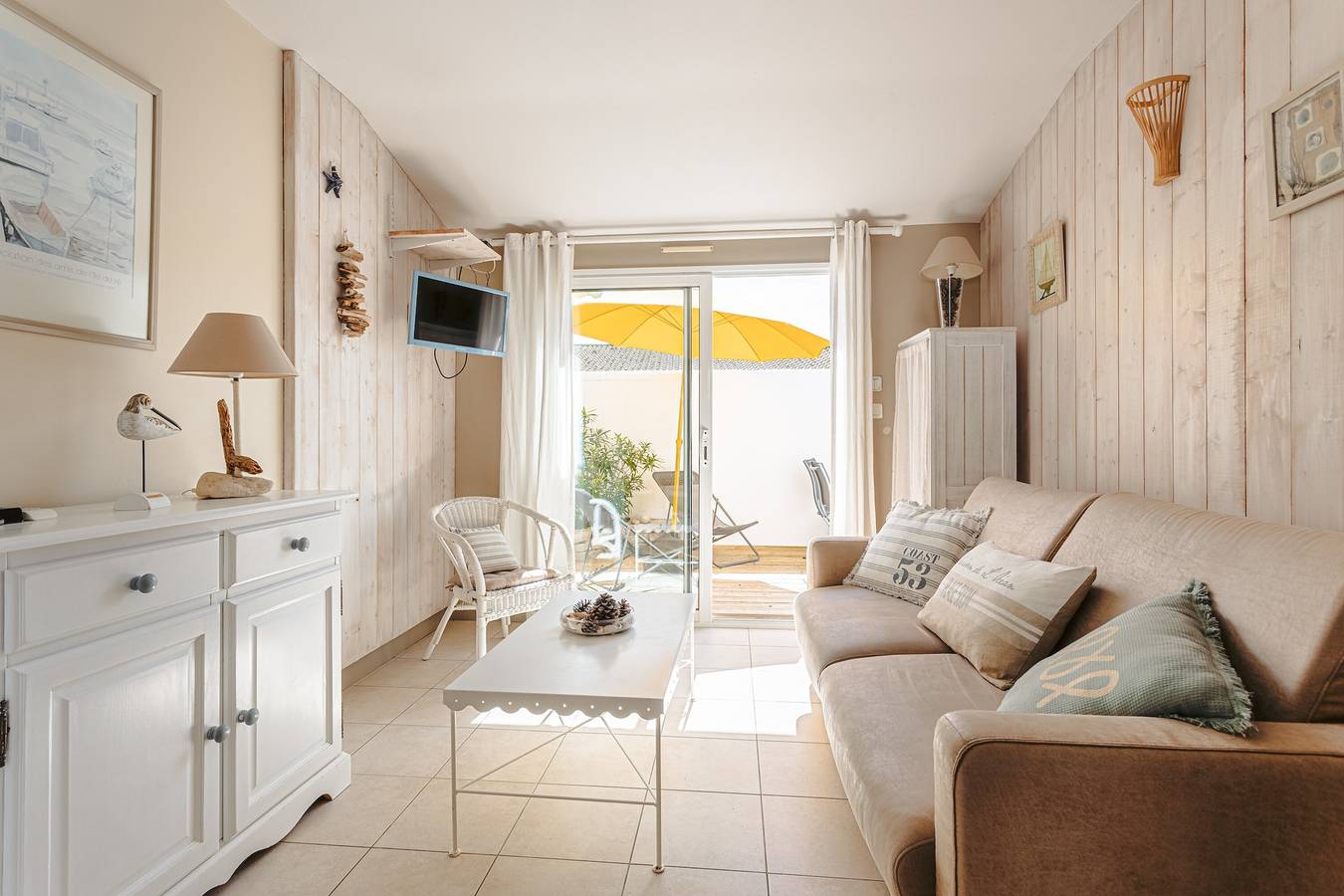 Maison 3* avec piscine chauffée, à 400m plage et marché – Île de Ré in Le Bois-Plage-en-Ré, Île de Ré