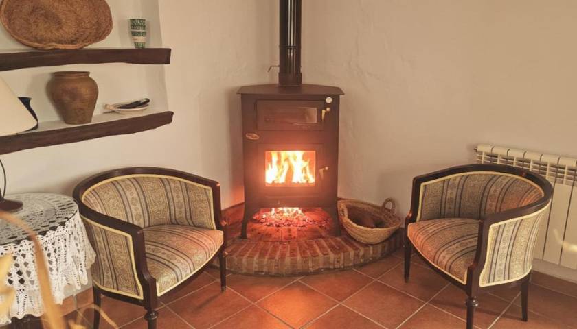Casa rural para 8 personas, con terraza además de piscina y vistas, Se admiten mascotas en La Taha