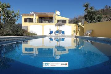 Location de vacances pour 6 personnes, avec balcon et jardin à Monchique