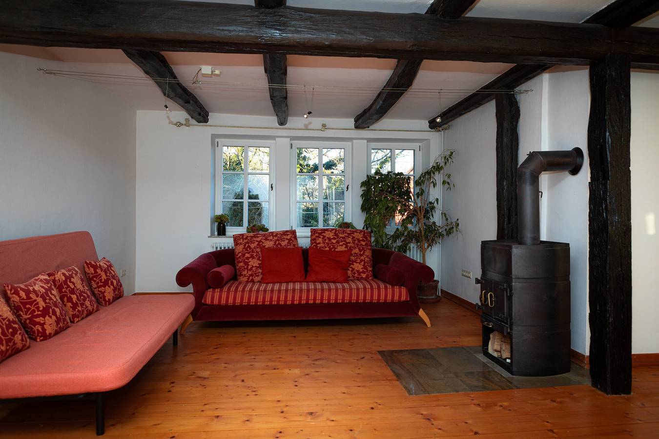 Ganze Wohnung, Wunderschöne Ferienwohnung am Gänsemarkt – Ruhe & Charme im historischen Fachwerkhaus in Meinhard, Werratal