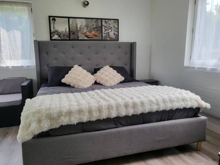 Location de vacances pour 2 personnes, avec Terrasse et Jardin ainsi que Piscine et Vue dans Mesnil-en-Ouche - 4