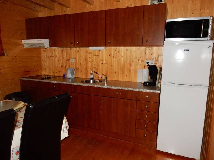 Chalet pour 6 personnes, avec terrasse dans le Cantal - 4