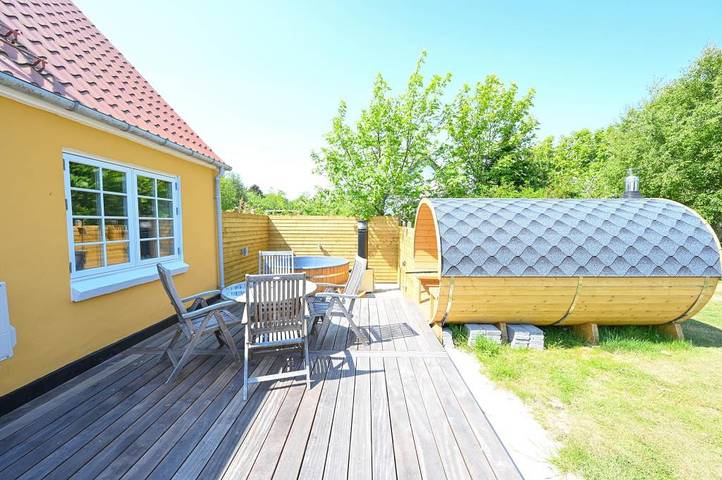 Kaminofen, Gartensauna und Außenwhirlpool (Hot Tub) in Nørhede Vest, Fjand
