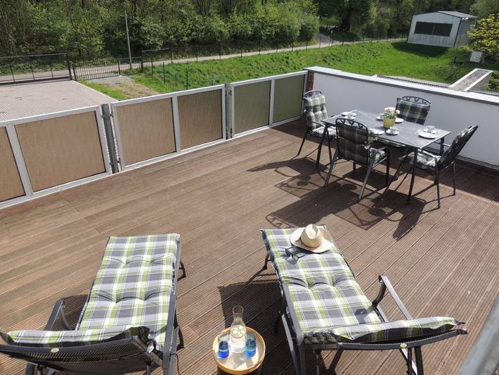Ganze Ferienwohnung, Ferienwohnung Altes E-Werk - Fw Altes E-Werk 75 qm mit großem offenen Wohnbereich und Küche, 1 Schlafzimmer, Bad Wanne u. Du/Wc und großem Balkon in Wartburg, Eisenach