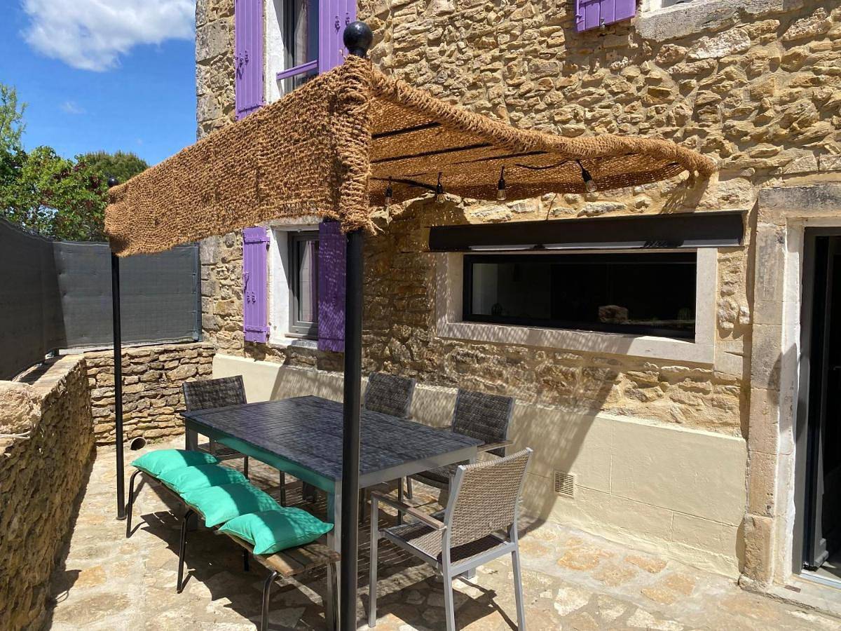 Four-Bedroom House in Salazac, Région de Nîmes
