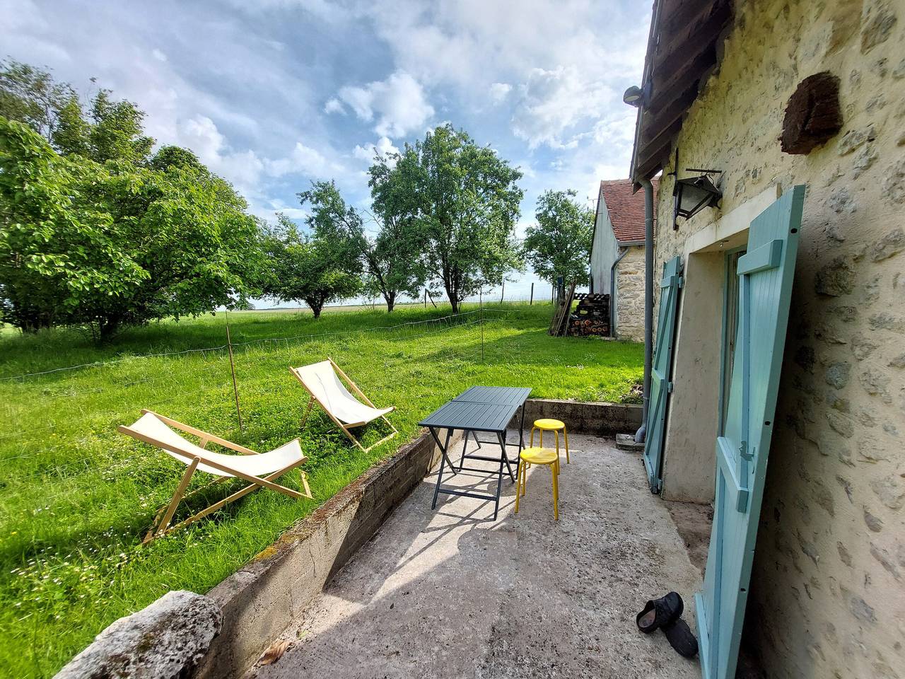 Retraite Champêtre avec Home Cinéma et Verger Libre Cueillette, près de la Loire et des Châteaux in Gémigny, Vallée de la Loire