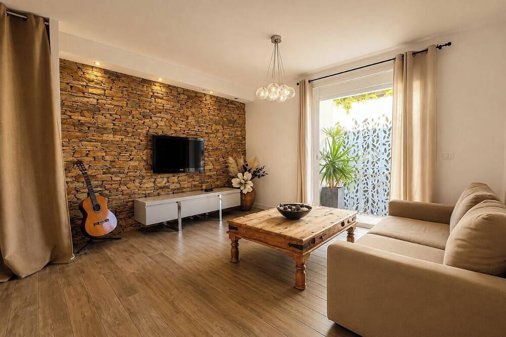 Appartement entier, Appartement  lumineux avec grande terrasse centre ville porto vecchio in Porto-Vecchio, Arrondissement de Sartène